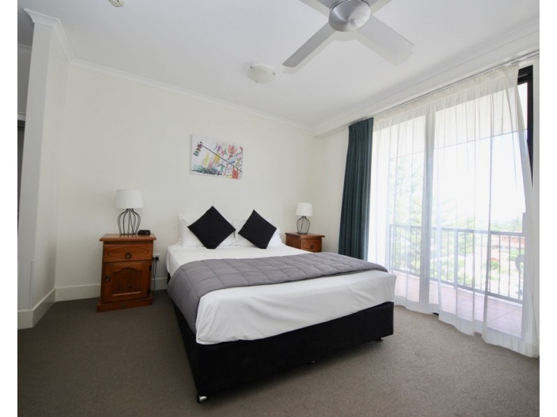 509/30 Surf Parade, Broadbeach QLD 4218