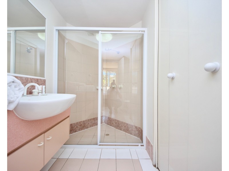 109/10 Alexandra Avenue, Mermaid Beach QLD 4218