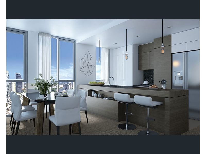 2/4 Jubilee Avenue, Broadbeach QLD 4218