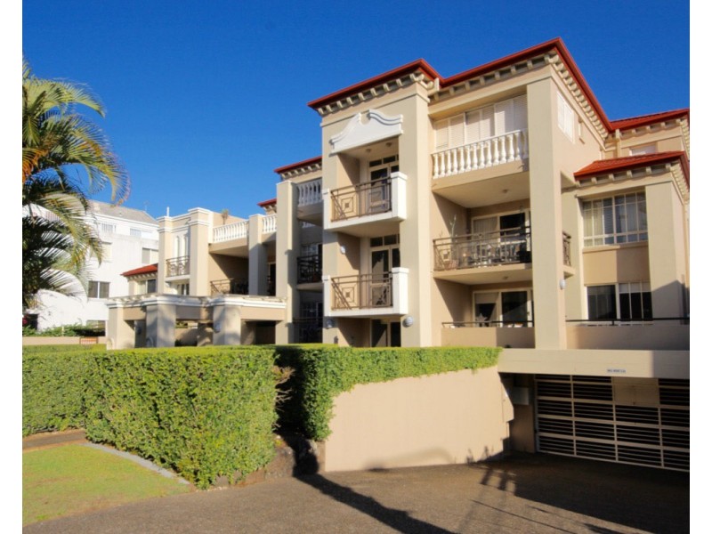 32-34 First avenue, Broadbeach QLD 4218