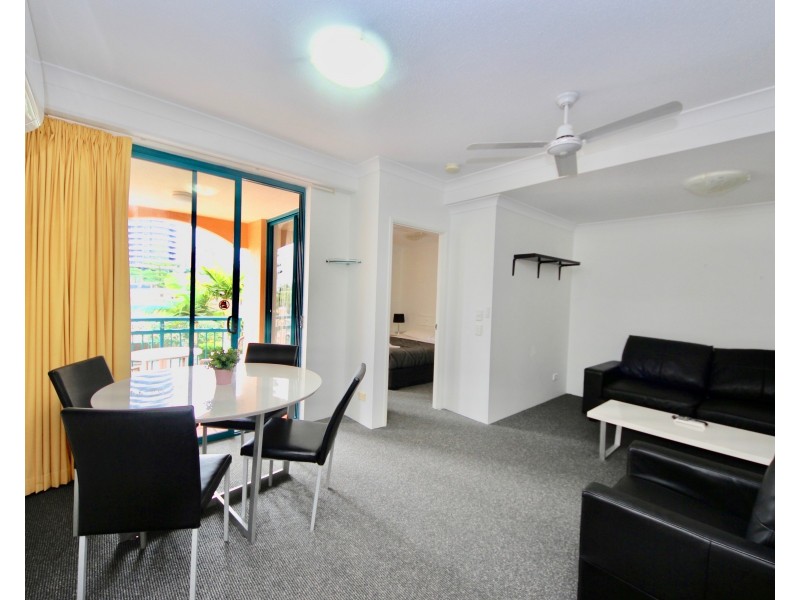 20 Anne Avenue, Broadbeach QLD 4218