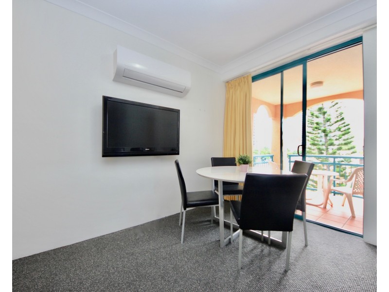 20 Anne Avenue, Broadbeach QLD 4218