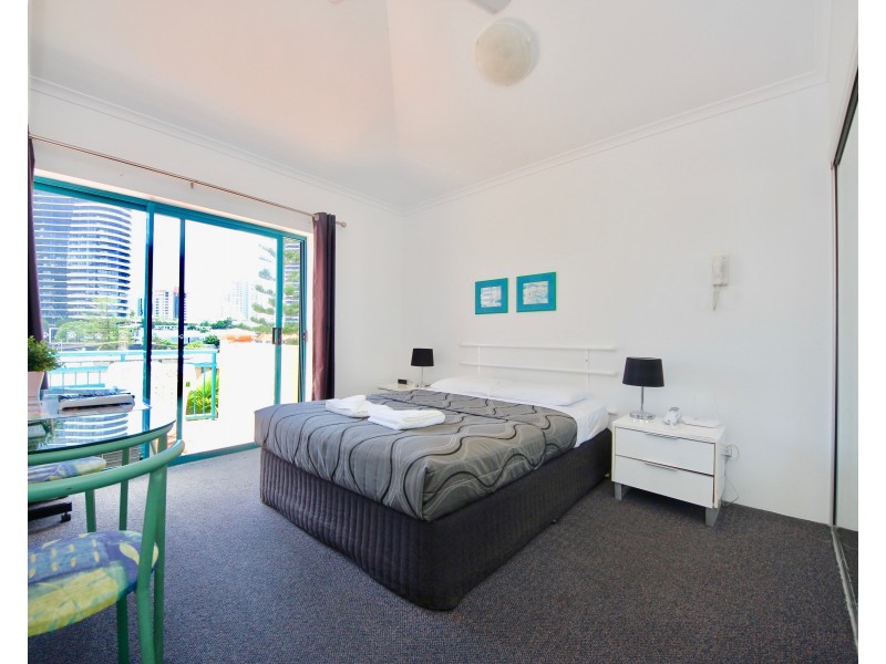 20 Anne Avenue, Broadbeach QLD 4218