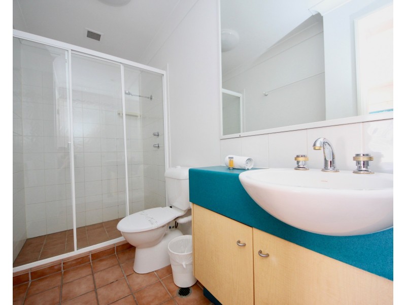 20 Anne Avenue, Broadbeach QLD 4218