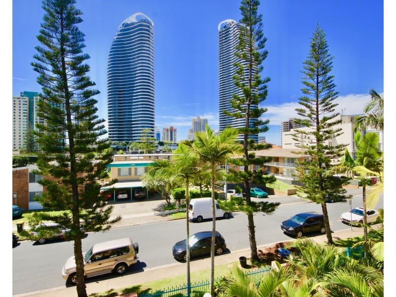 20 Anne Avenue, Broadbeach QLD 4218