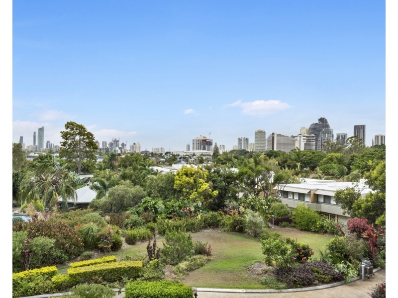 12/54 Hooker Boulevard, Mermaid Waters QLD 4218