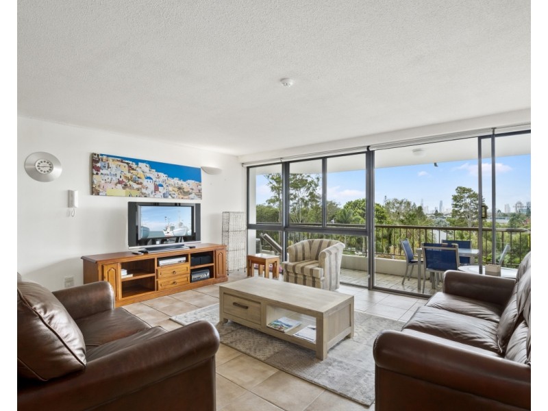 12/54 Hooker Boulevard, Mermaid Waters QLD 4218