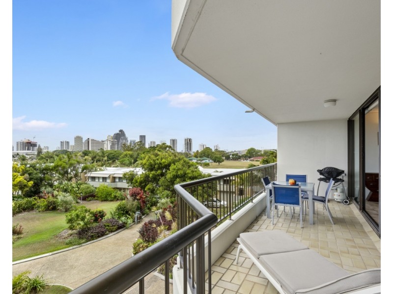 12/54 Hooker Boulevard, Mermaid Waters QLD 4218