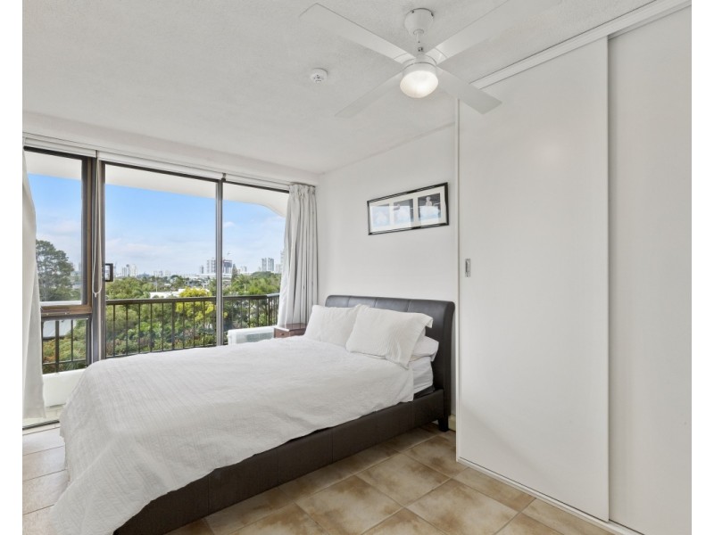 12/54 Hooker Boulevard, Mermaid Waters QLD 4218