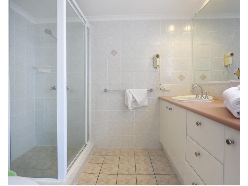 1604/157 Old Burleigh Road, Broadbeach QLD 4218