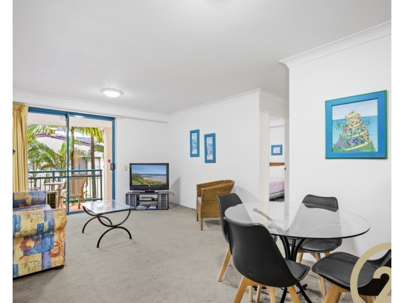 18/11 Philip Avenue, Broadbeach QLD 4218