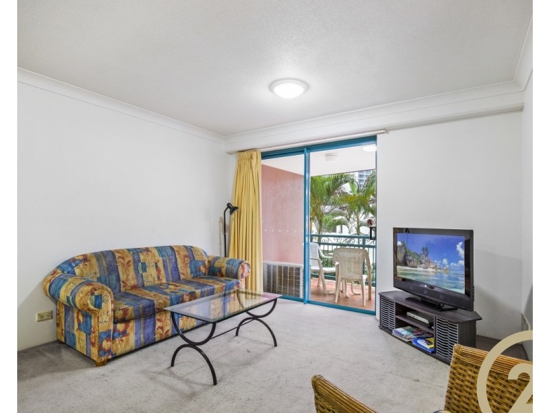 18/11 Philip Avenue, Broadbeach QLD 4218