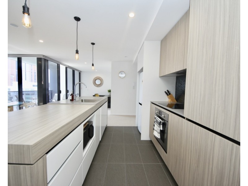 39/2-4 Jubilee Avenue, Broadbeach QLD 4218