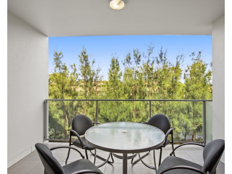 1216/6-8 Waterford Court, Bundall QLD 4217
