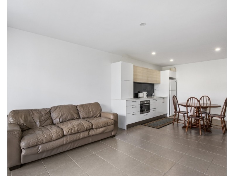 1216/6-8 Waterford Court, Bundall QLD 4217