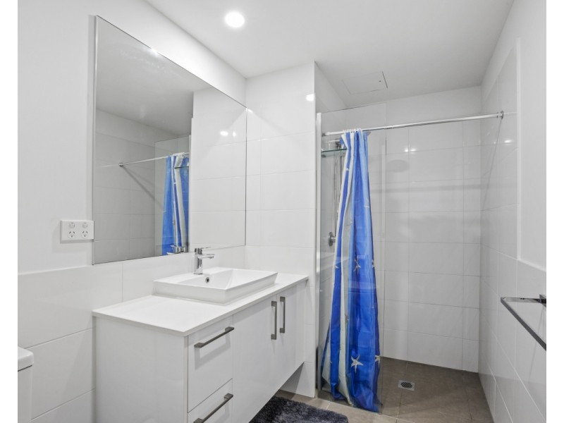 1216/6-8 Waterford Court, Bundall QLD 4217