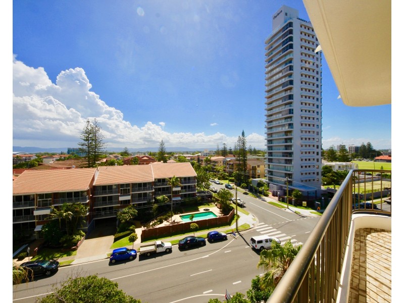 22/4-6 Britannia Avenue, Broadbeach QLD 4218