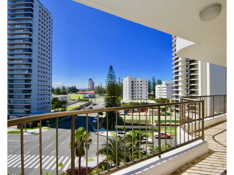 22/4-6 Britannia Avenue, Broadbeach QLD 4218