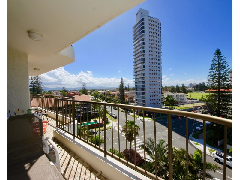 22/4-6 Britannia Avenue, Broadbeach QLD 4218