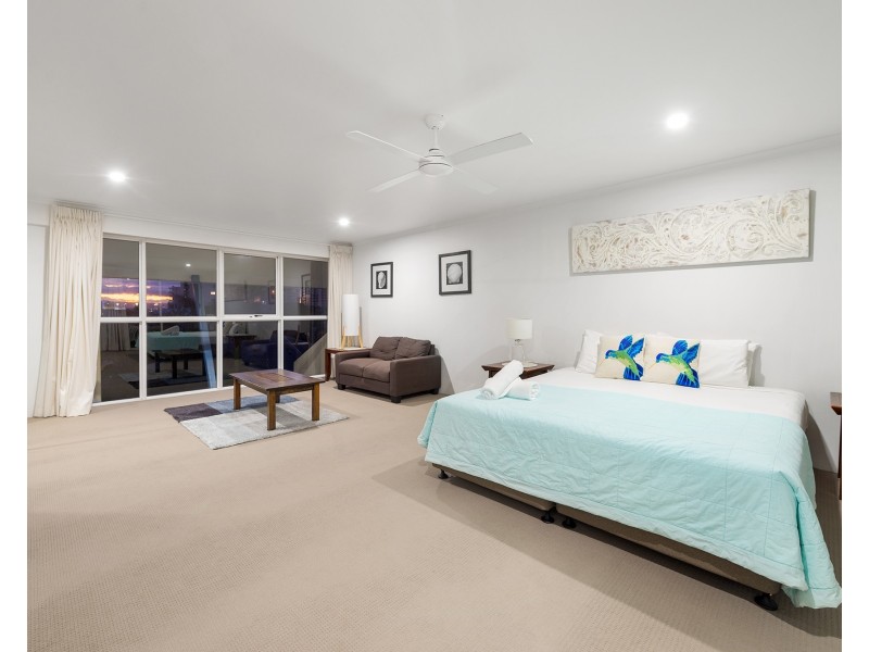 10 Alexandra Avenue, Mermaid Beach QLD 4218