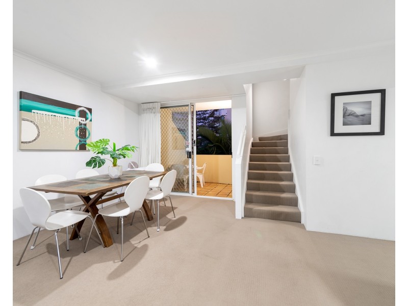 10 Alexandra Avenue, Mermaid Beach QLD 4218