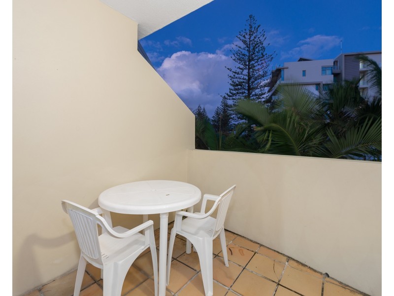 10 Alexandra Avenue, Mermaid Beach QLD 4218