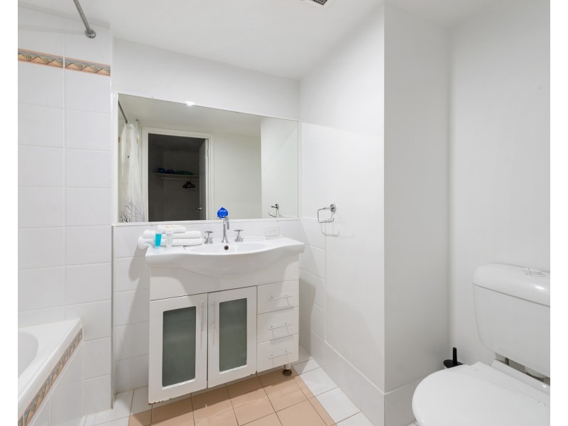 10 Alexandra Avenue, Mermaid Beach QLD 4218