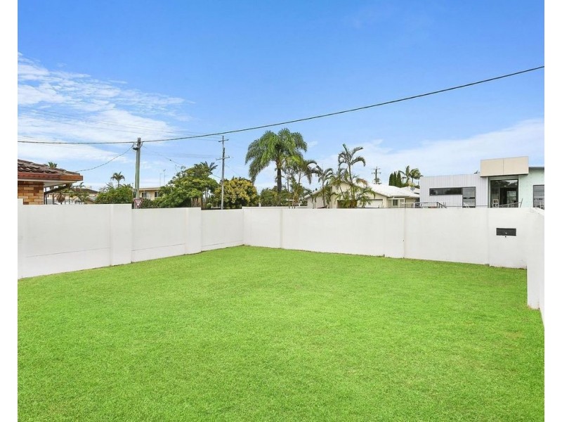 1 Pensacola Court, Broadbeach Waters QLD 4218
