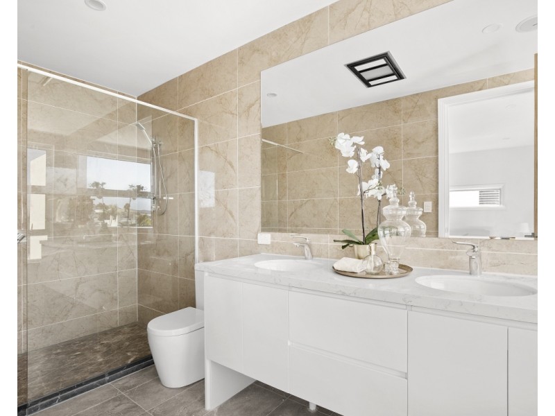 50A East Quay, Biggera Waters QLD 4216