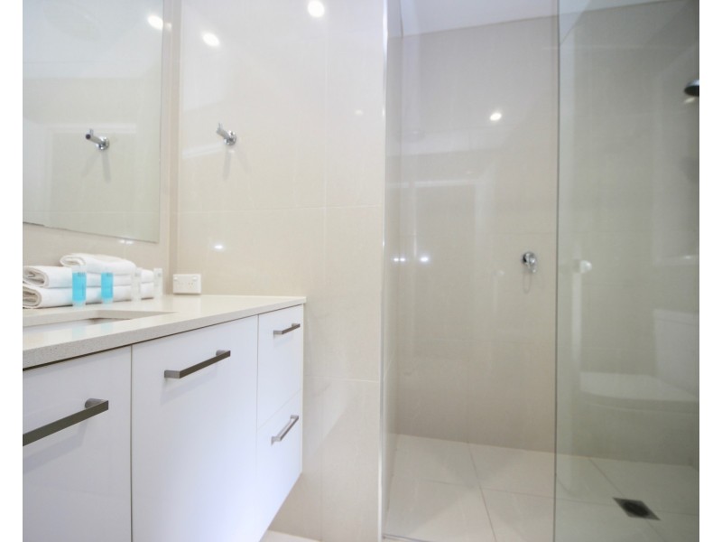10 Alexandra Avenue, Mermaid Beach QLD 4218
