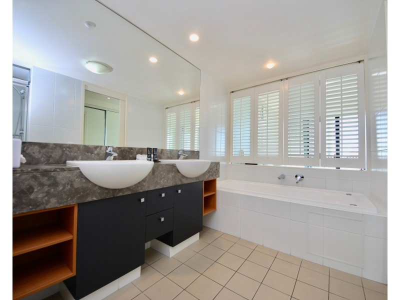 1805/2685 Gold Coast Highway, Broadbeach QLD 4218