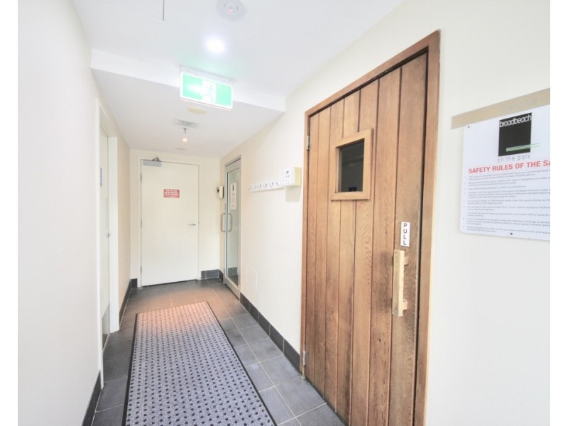 1805/2685 Gold Coast Highway, Broadbeach QLD 4218