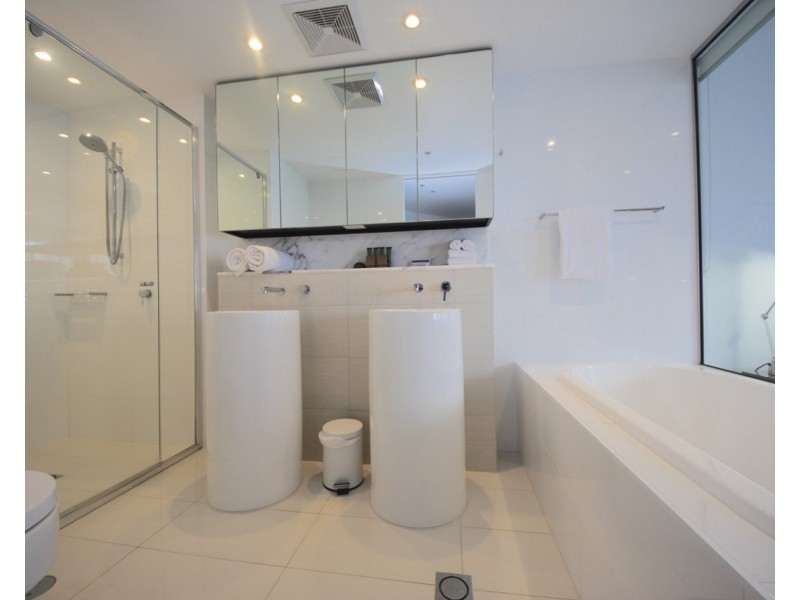 2401/1 Oracle Boulevard, Broadbeach QLD 4218