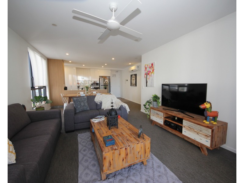 21/2729 Gold Coast Highway, Broadbeach QLD 4218