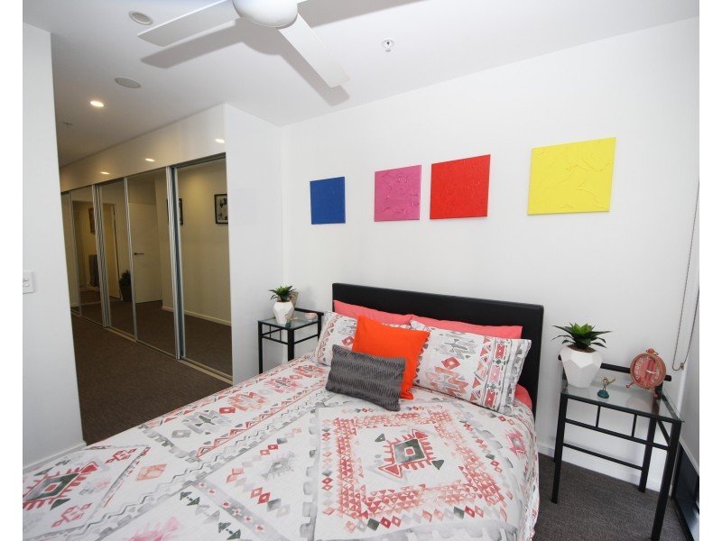 21/2729 Gold Coast Highway, Broadbeach QLD 4218