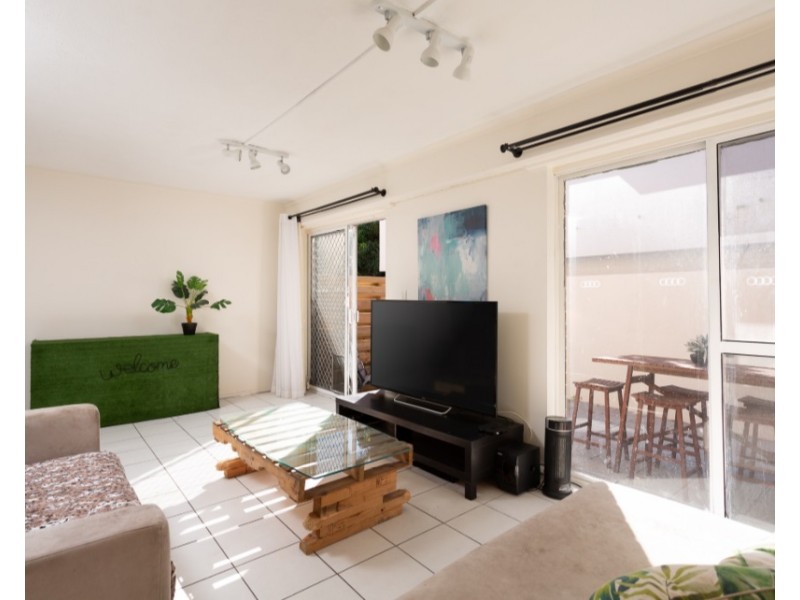 10/9 Proud Street, Labrador QLD 4215