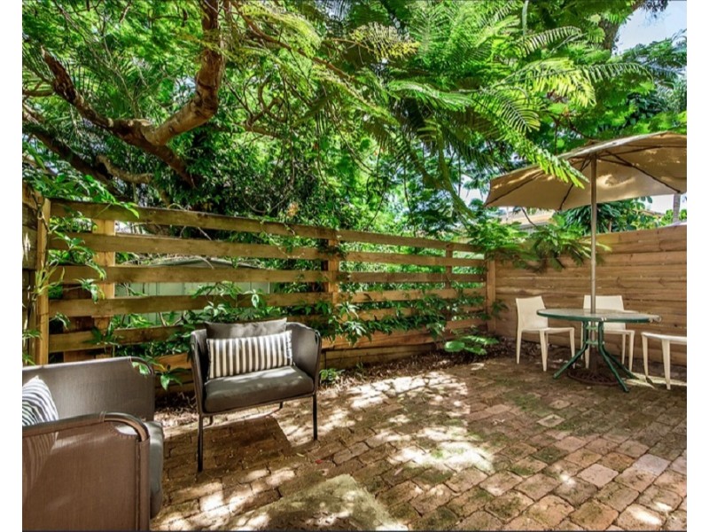 10/9 Proud Street, Labrador QLD 4215