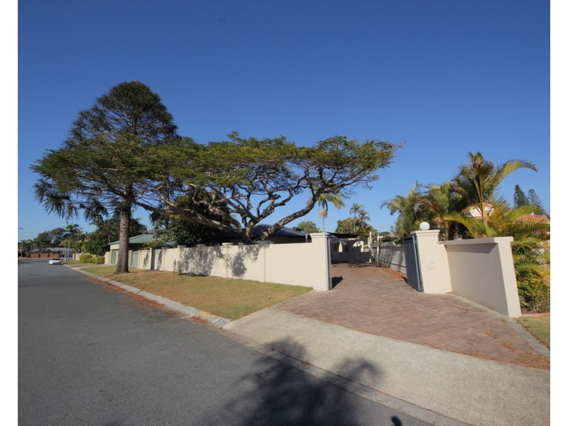 10 Helm Court, Mermaid Waters QLD 4218