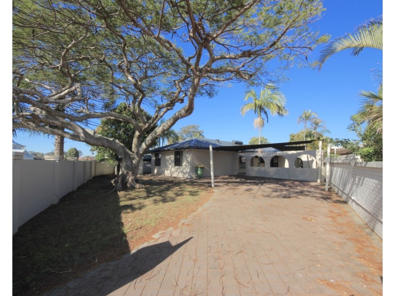 10 Helm Court, Mermaid Waters QLD 4218