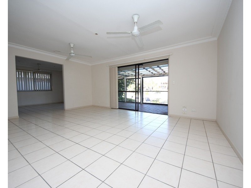 10 Helm Court, Mermaid Waters QLD 4218