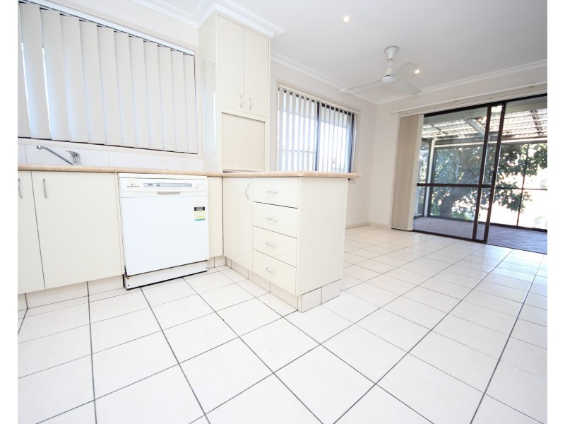 10 Helm Court, Mermaid Waters QLD 4218