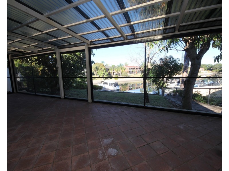 10 Helm Court, Mermaid Waters QLD 4218