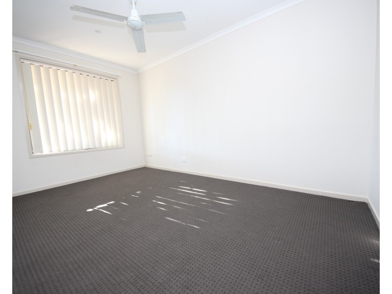 10 Helm Court, Mermaid Waters QLD 4218