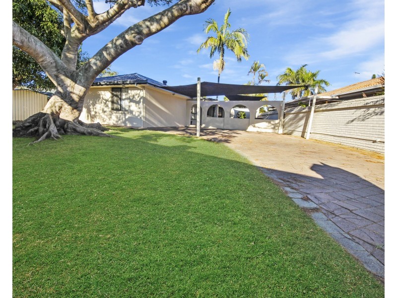 10 Helm Court, Mermaid Waters QLD 4218