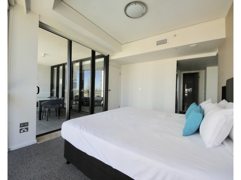 505/22  Surf Parade, Broadbeach QLD 4218