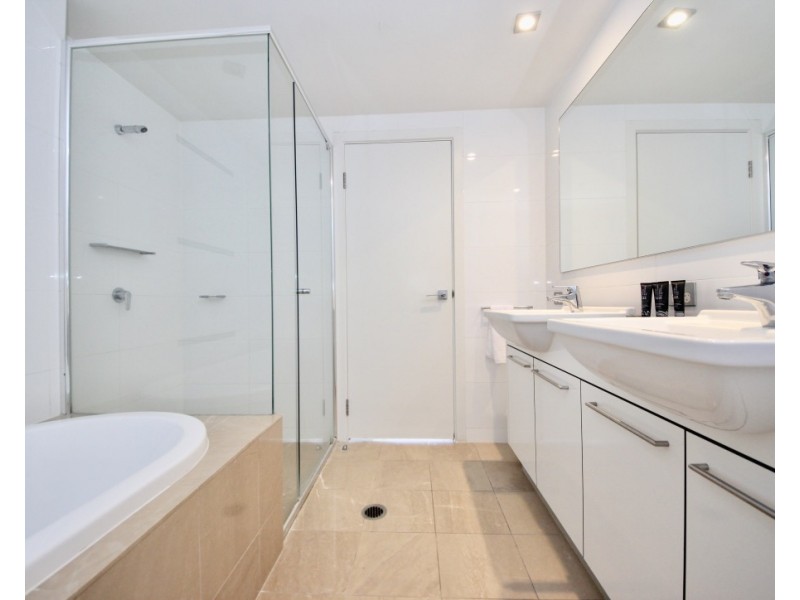 505/22  Surf Parade, Broadbeach QLD 4218