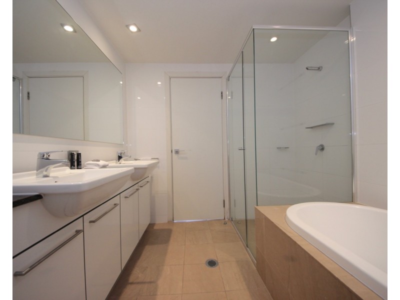 22 Surf Parade, Broadbeach QLD 4218