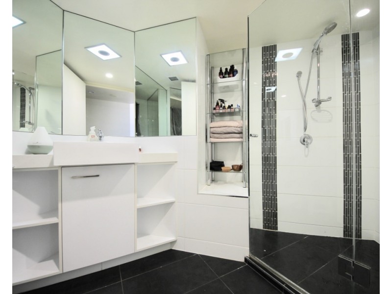 911/42 Surf Parade, Broadbeach QLD 4218