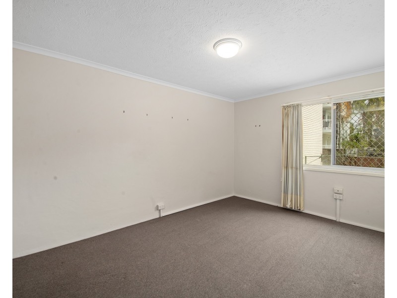 3/30-32 Armrick Avenue, Broadbeach QLD 4218