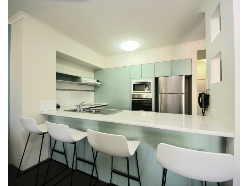 85/10 Alexandra Avenue, Broadbeach QLD 4218